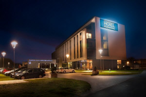 POZNANSKI готелі в Польщі Познані апартаменти ресторан заходу